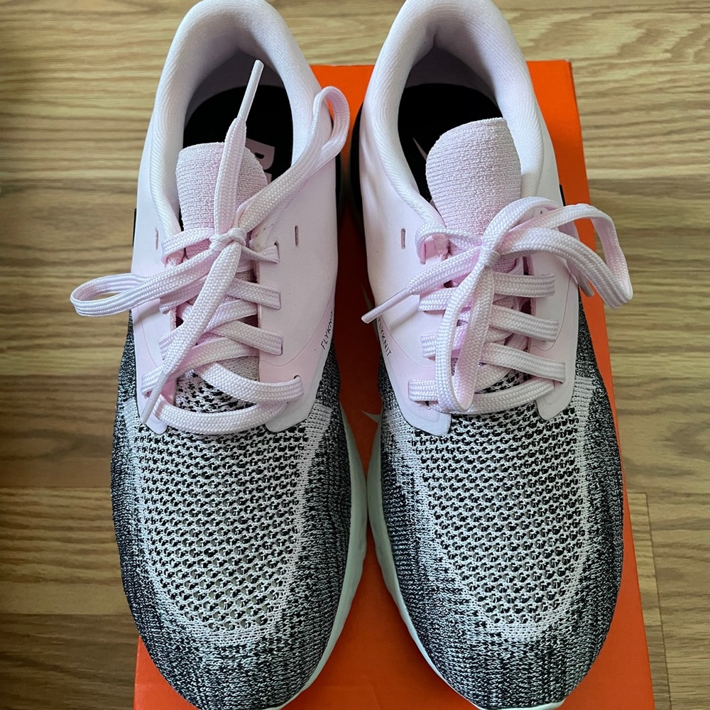 NIB Nike Women’s Odyssey React 2 Flyknit